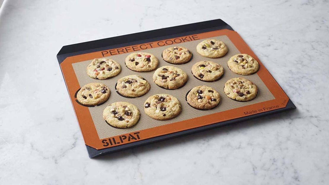 Macaron Silicone Baking Mat - Set of 2 Non Stick Silicon Macaroon Baking  Sheet Cookie Liner(BPA Free/Reusable/Half Sheet),Perfect Cooking Kit for
