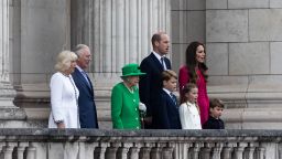 Queen Elizabeth II, Prince George of Cambridge, Prince William, Duke of Cambridge, Princess Charlotte of Cambridge, Catherine, Duchess of Cambridge and Prince Louis of Cambridge with Prince Charles and Camilla on the balcony during the Platinum Pageant on June 5, 2022 in London, England. 