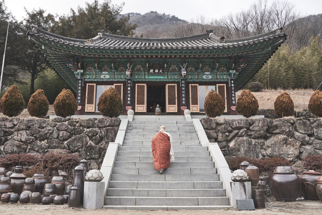Jeong Kwan devoted herself to Buddhism when she was 17 years old.