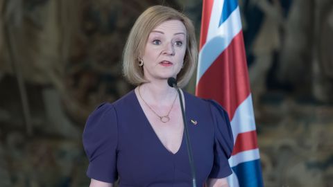 La secretaria de Relaciones Exteriores, Liz Truss, votó por la permanencia en 2016, pero desde entonces se ha convertido en una de las voces euroescépticas más ruidosas del gobierno, particularmente en Irlanda del Norte.