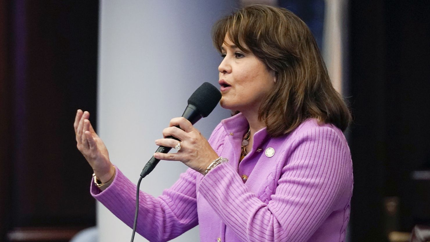 Annette Taddeo drops out of Florida gubernatorial race and shifts to US
