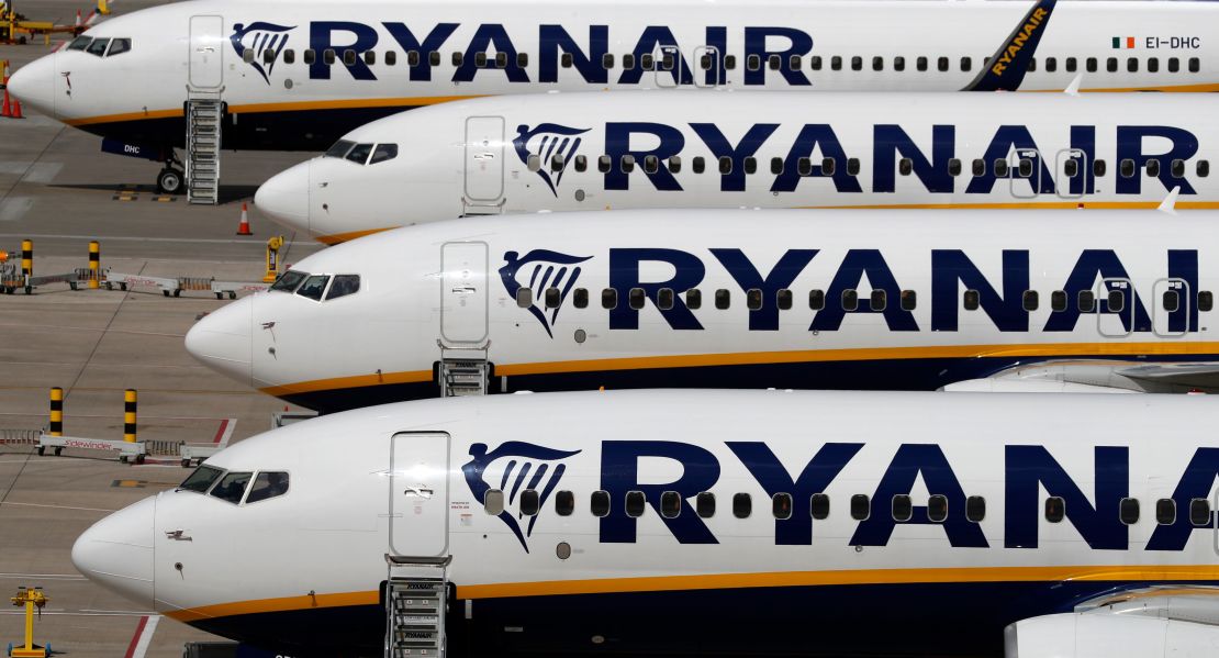 Ryanair boss Michael O'Leary says most consumers aren't interested in paying extra for carbon offsetting. 