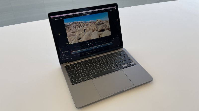 MacBook Air M2 vs. MacBook Pro M2 | CNN Underscored