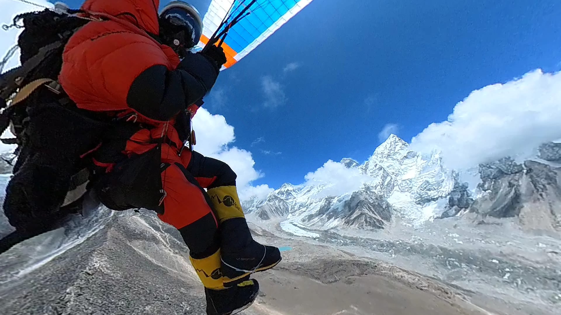 <strong>Crash landing into you:</strong> Landing at Everest Base Camp was too risky, so Carter opted to land in a village about 7 km (4.3 miles) away and walk back.