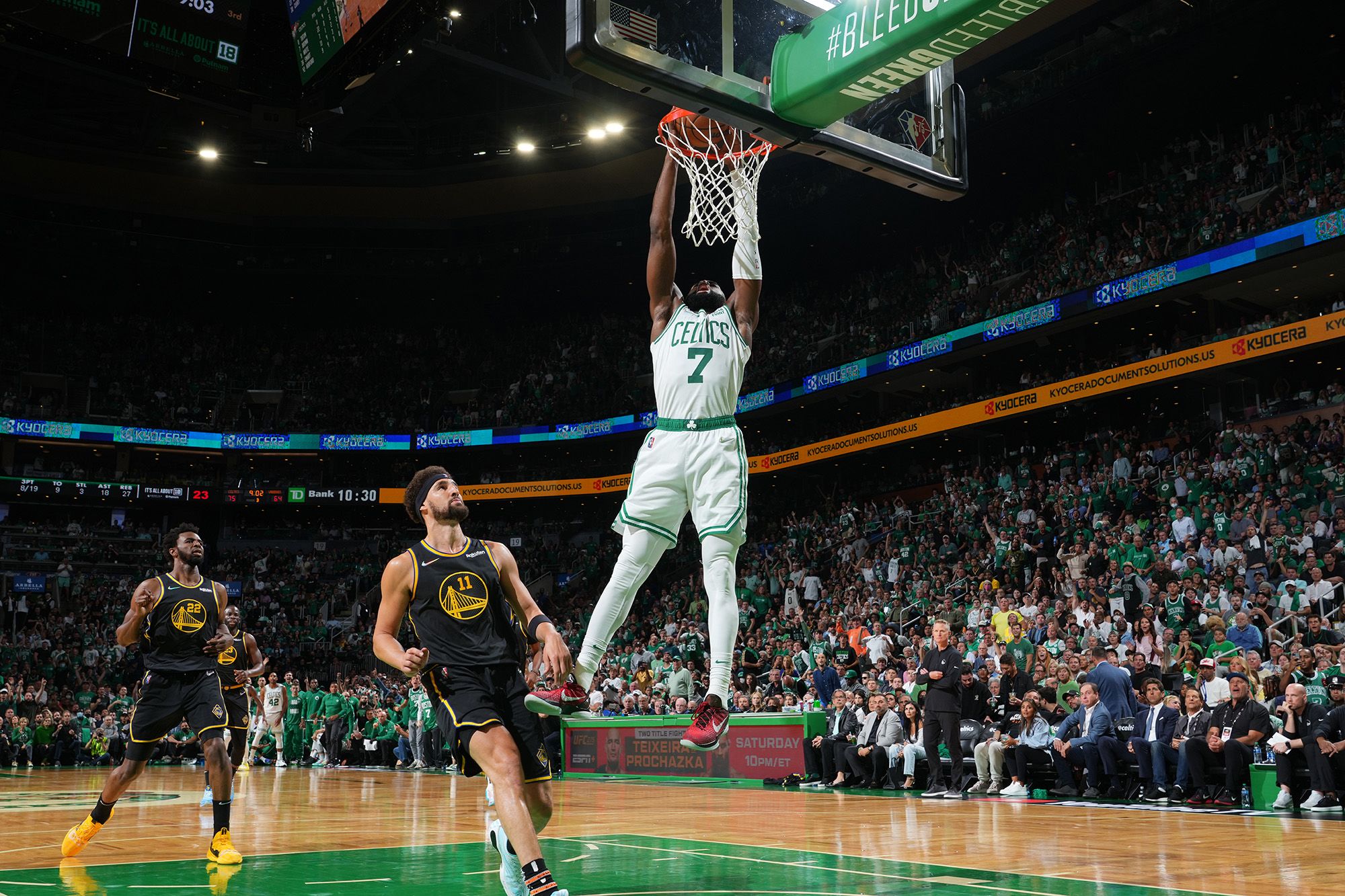 Celtics weather Warriors' storm, win Game 3 to take 2-1 NBA Finals