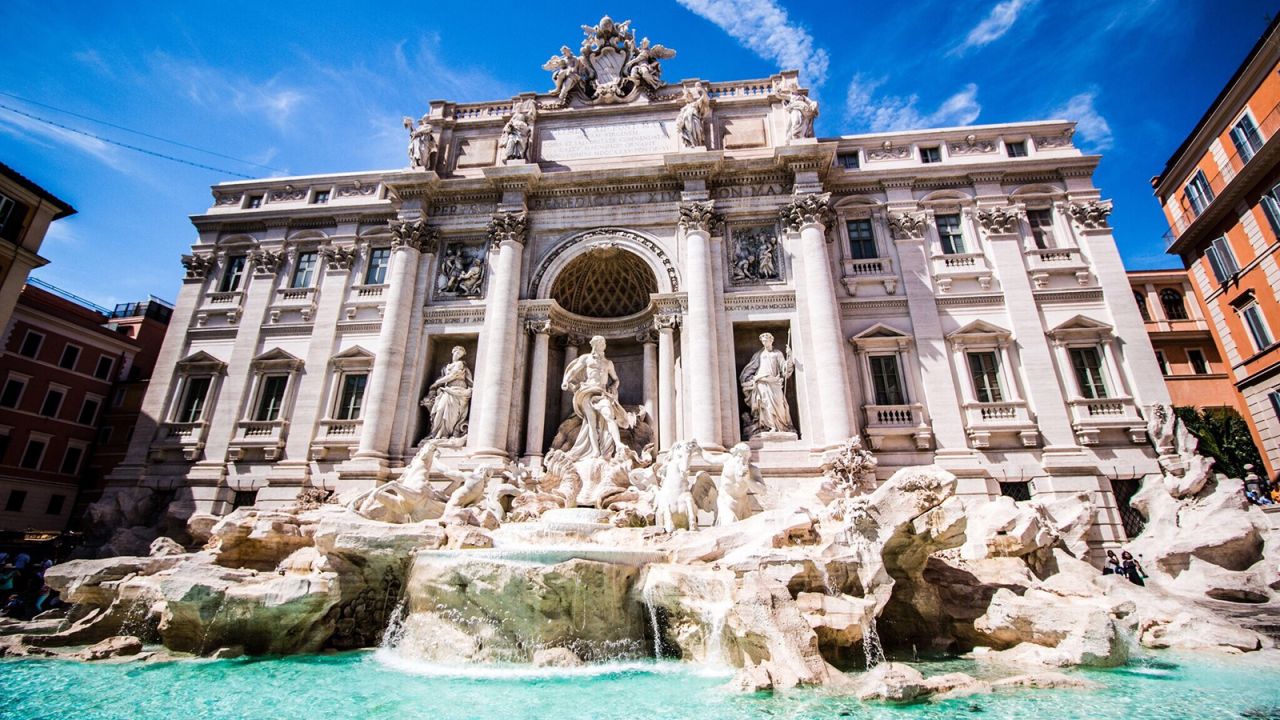<strong>10. Trevi Fountain:</strong> This is the largest fountain in Rome, and many consider it the most beautiful as well.