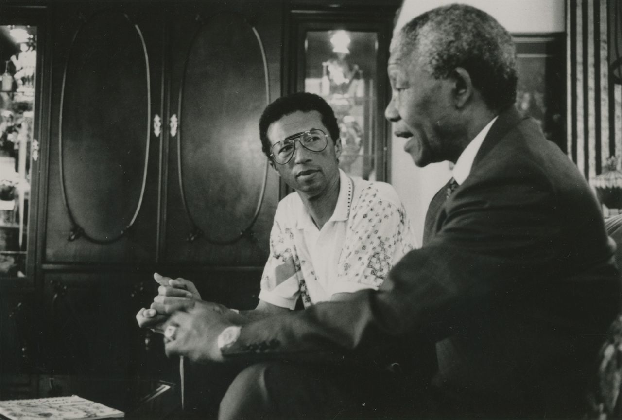 Ashe meets with South African leader Nelson Mandela during a visit to New York in 1991.