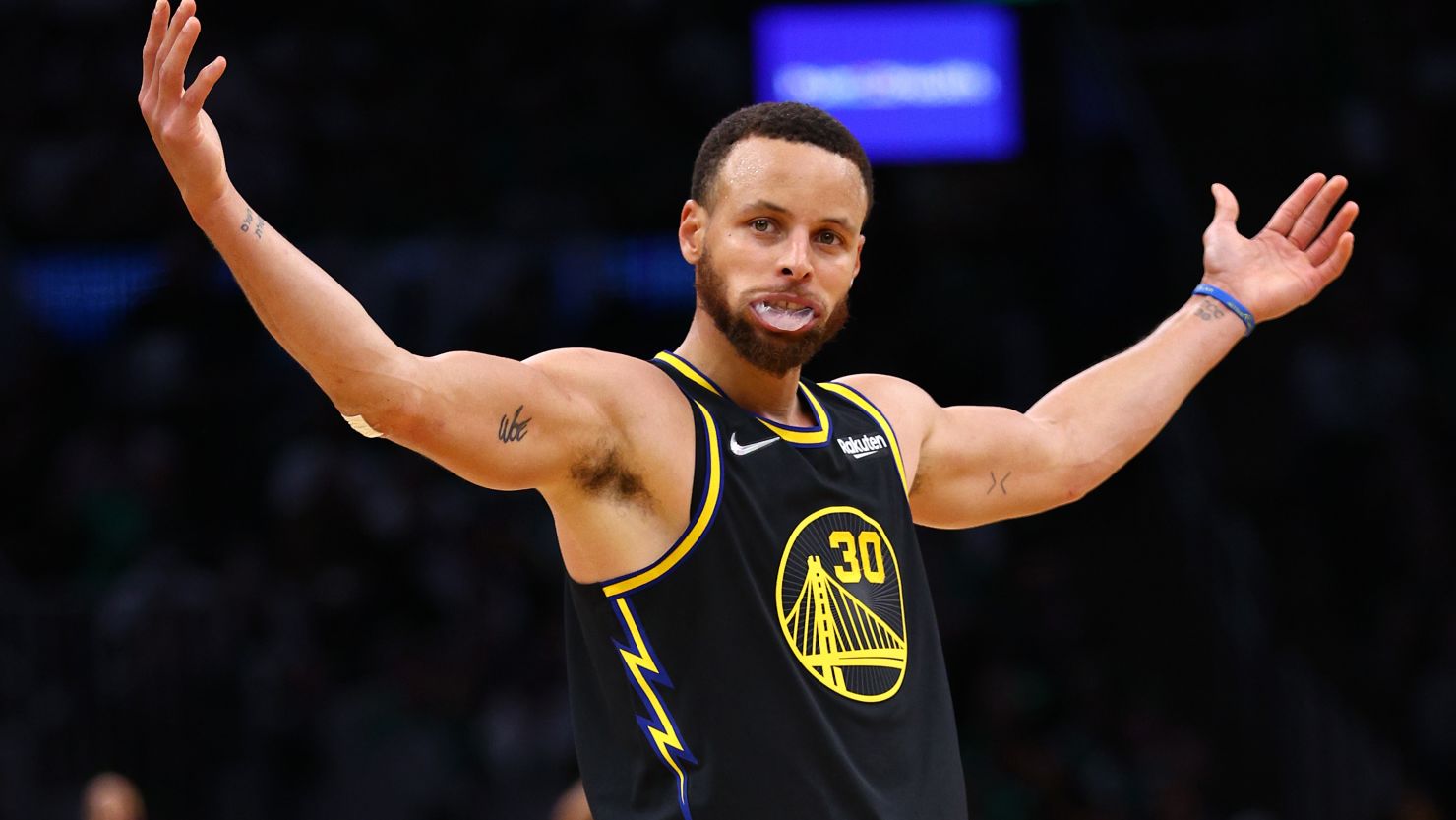 NBA Finals: Steph Curry's 43-point masterpiece helps Golden State Warriors  level series with Boston Celtics | CNN