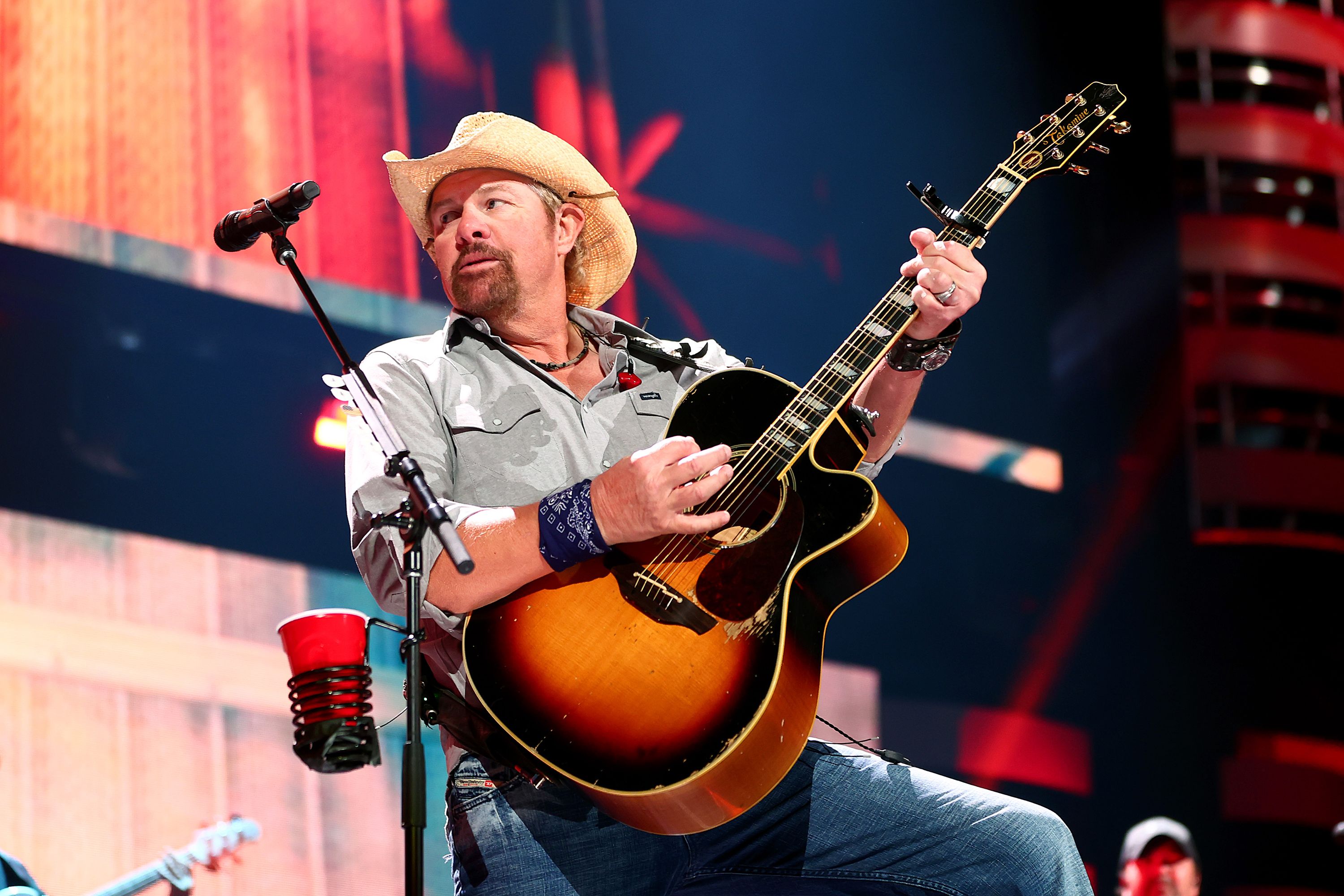 Toby Keith announces Las Vegas concerts amid stomach cancer battle