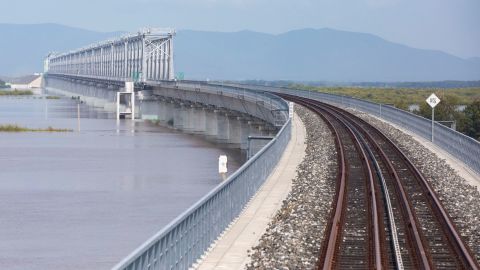 China-Russia Tongjiang-Nizhneleninskoye cross-border railway bridge during construction in 2017. 