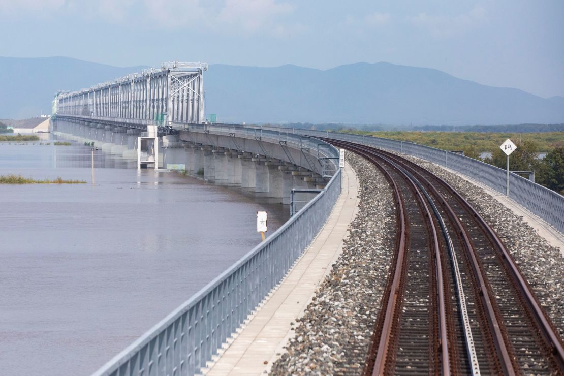 The China-Russia Tongjiang-Nizhneleninskoye cross-border railway bridge during its construction in 2017.