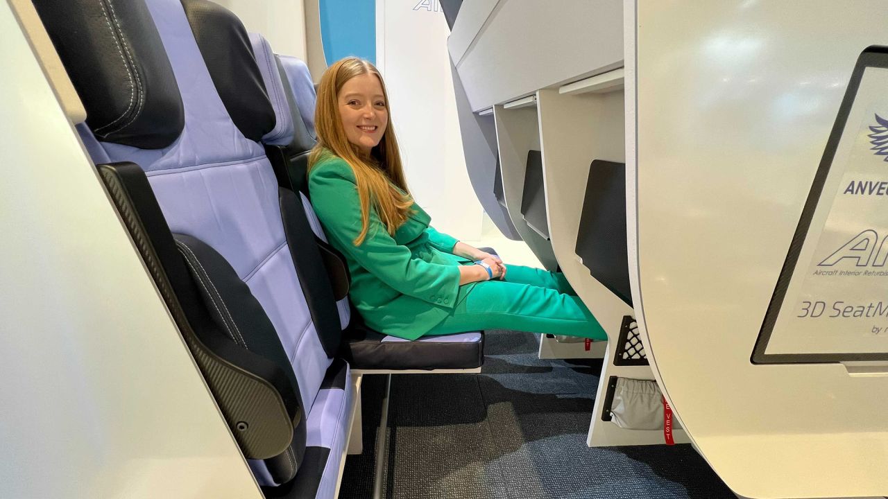 I tried out a double decker airplane seat | CNN