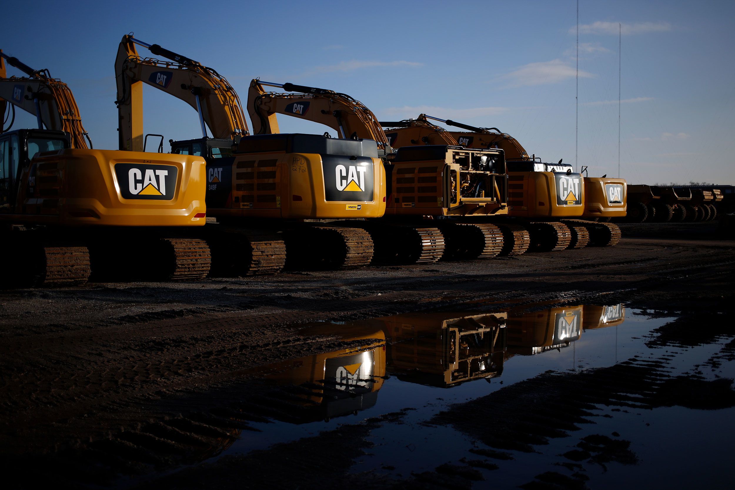 Caterpillar Moving Its Headquarters to Texas from Illinois, Chicago News