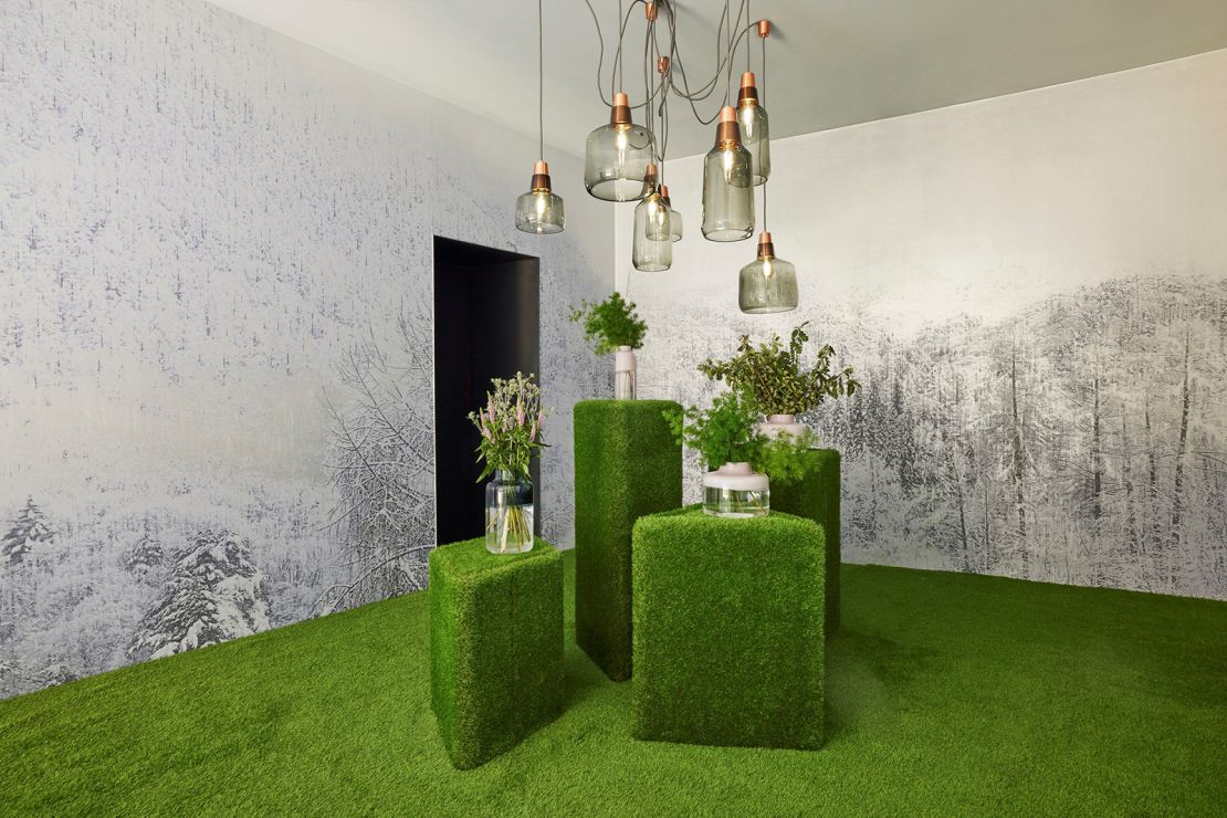 Louis Vuitton Wall Grass 