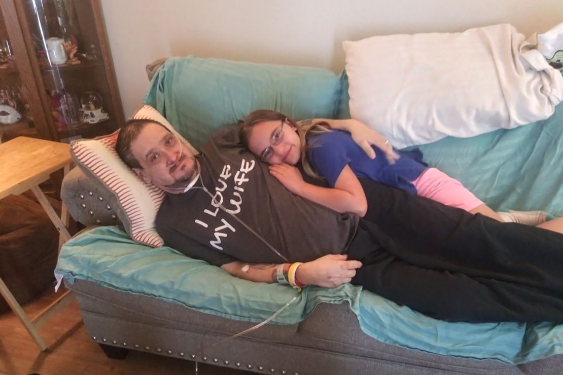 After spending 81 days hospitalized with Covid-19, Robert Barrios reconnected with his daughter Jessica in 2020. But his health deteriorated again. 