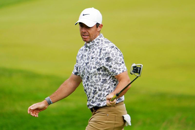 US Open: McIlroy slams club into sand after bunker-to-bunker