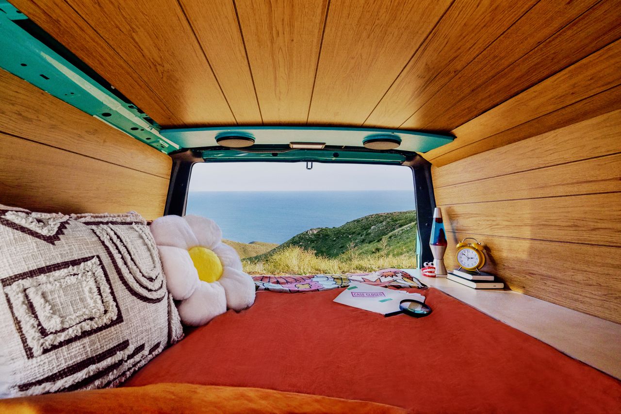 03 Mystery Machine Airbnb