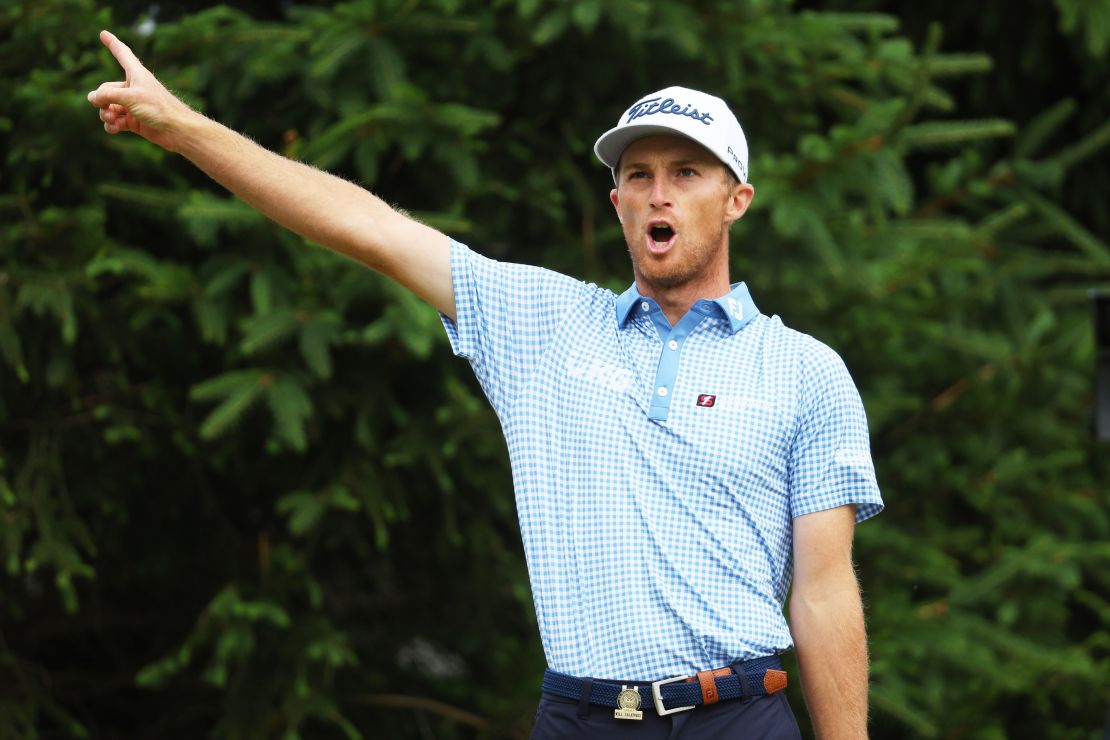  Zalatoris reacts to his tee shot on the 18th tee.