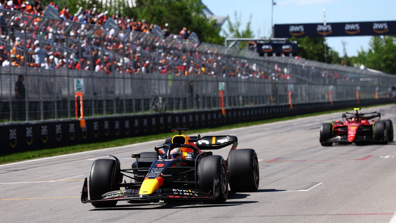 Verstappen keeps Sainz at bay.