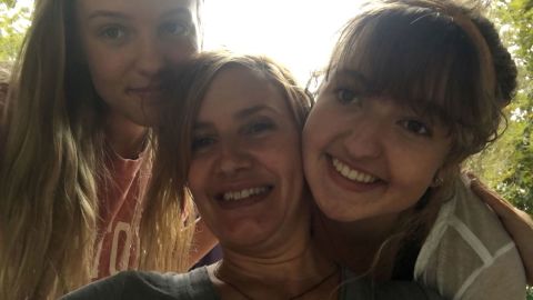 Franchetta Groves on the right, her sister Isabella on the left, flanking their mother Toni.