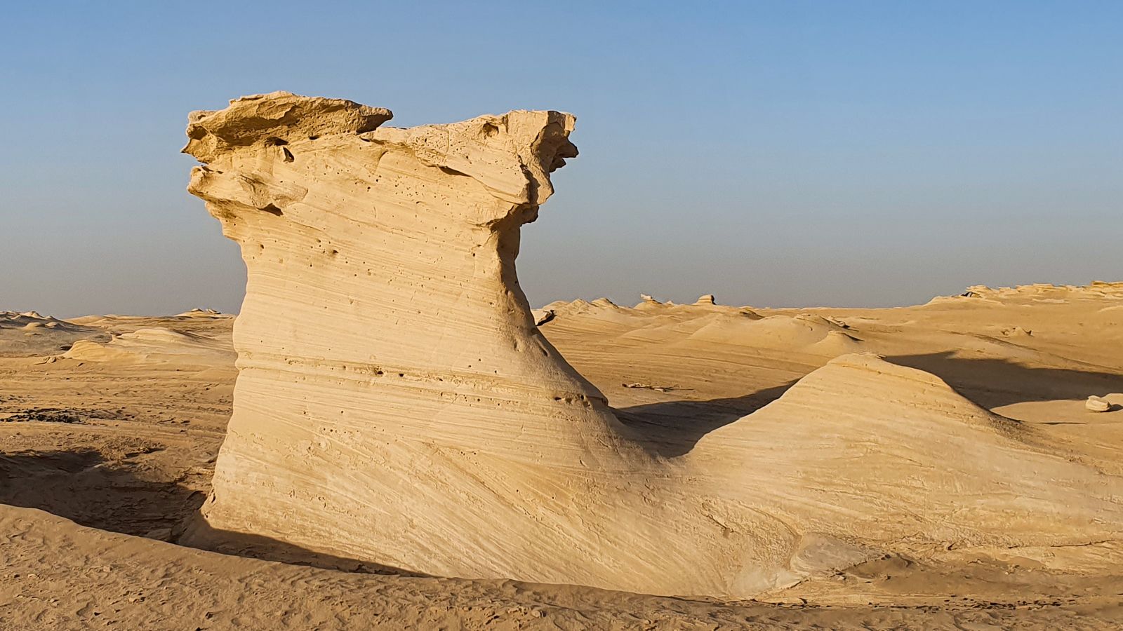 <strong>Fossil dunes:</strong> These unusual forms rising from the desert are one of the highlights of a trip to Abu Dhabi's Al Wathba region. 