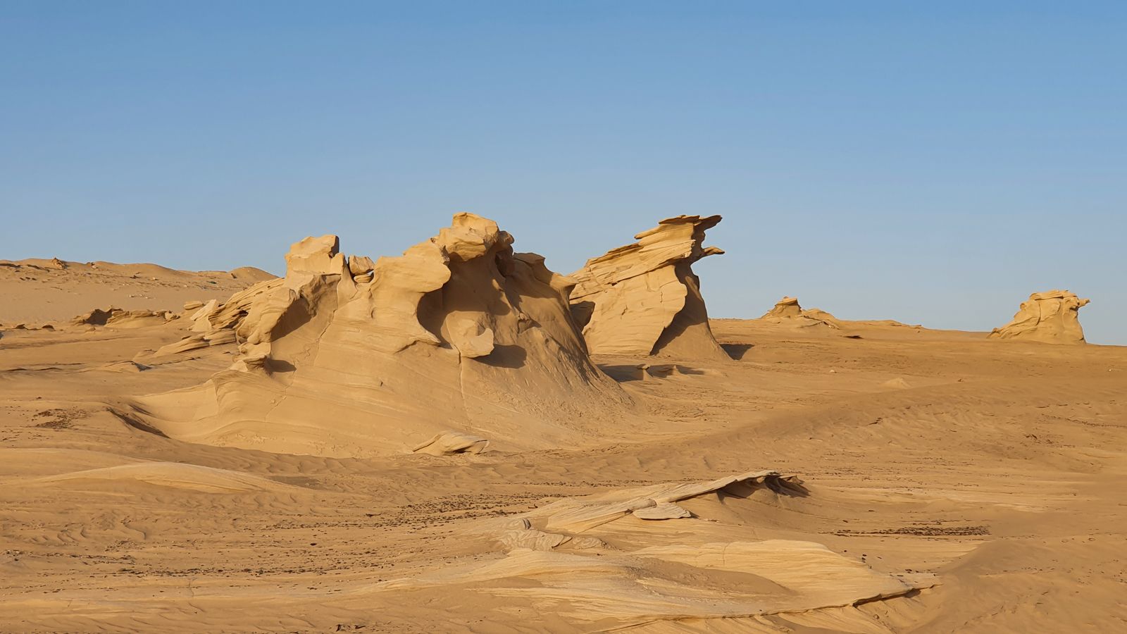 <strong>Wind and water:</strong> When wetter times returned -- an event Prof. Steuber says may have inspired the story of Noah's flood -- the sand solidified and then the wind did the rest. 