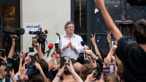 A coalizão de pan-esquerda NUPES liderada por Jean-Luc Mélenchon ganhou 131 assentos.