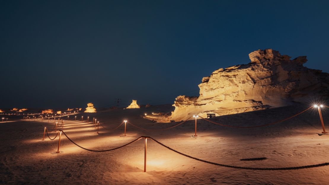 At night, the dunes are illuminated. 