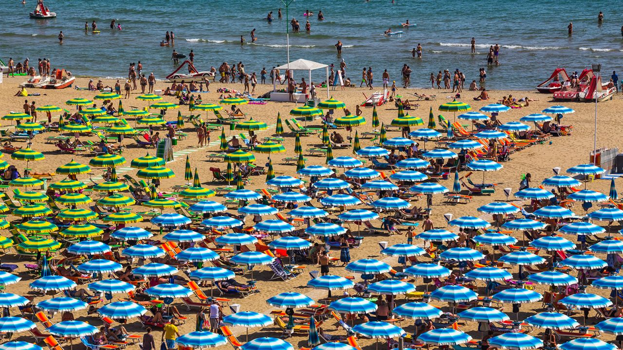 There are 30,000 beach concessions in Italy, 98% of which are family-run.