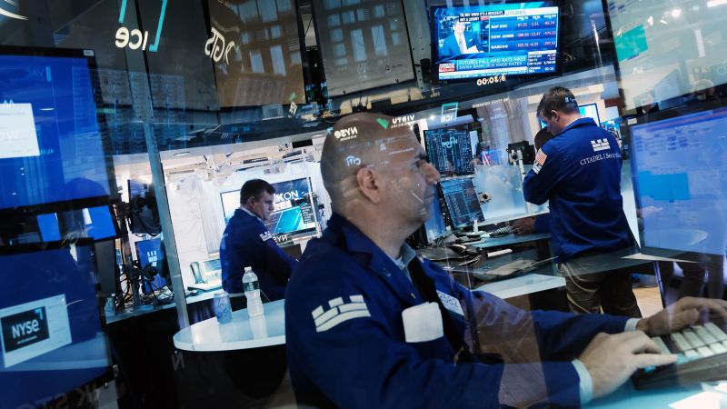 Read more about the article Dow rises sharply as stocks bounce back from worst week in over two years – CNN