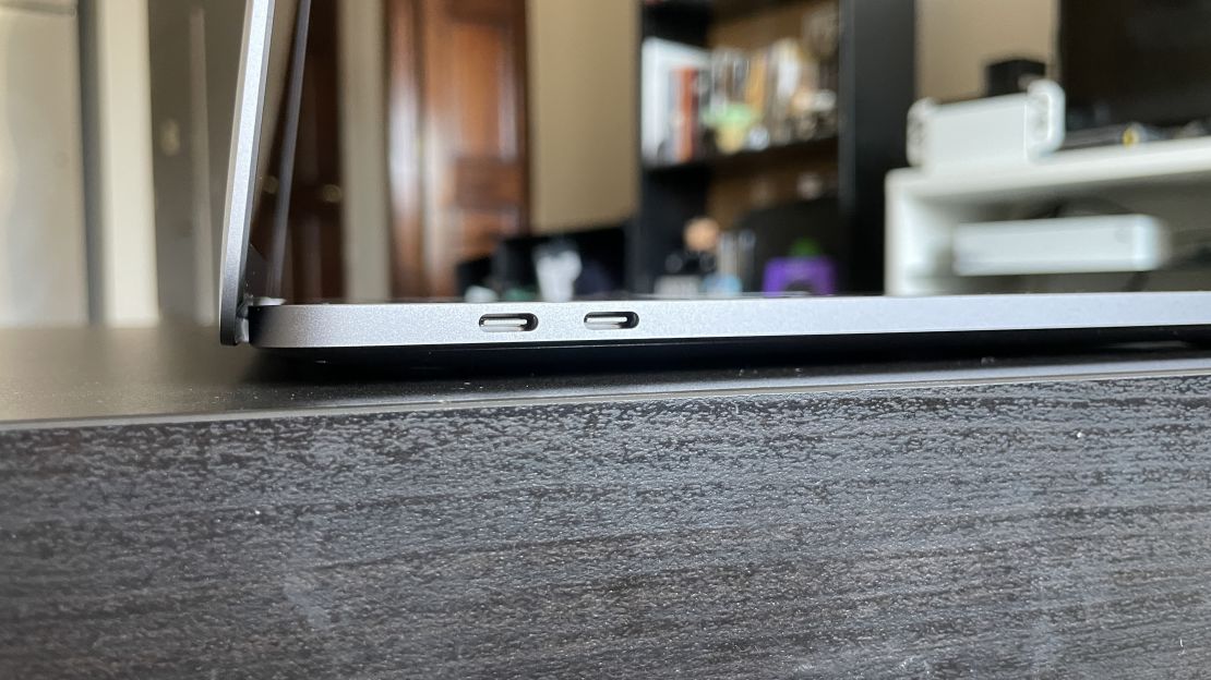 MacBook Pro 2022 ports