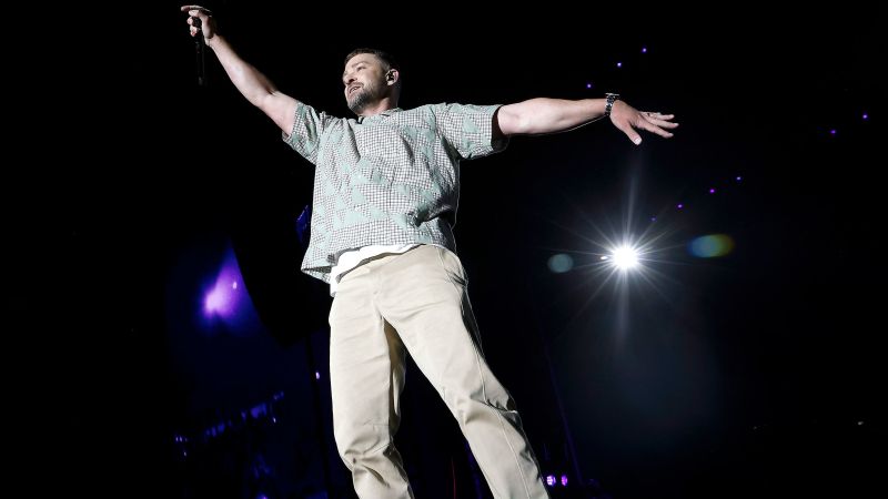 Justin Timberlake apologizes for dancing badly in khakis | CNN