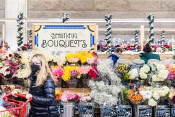There's a strategic reason why so many grocery stores put bouquets front and center.