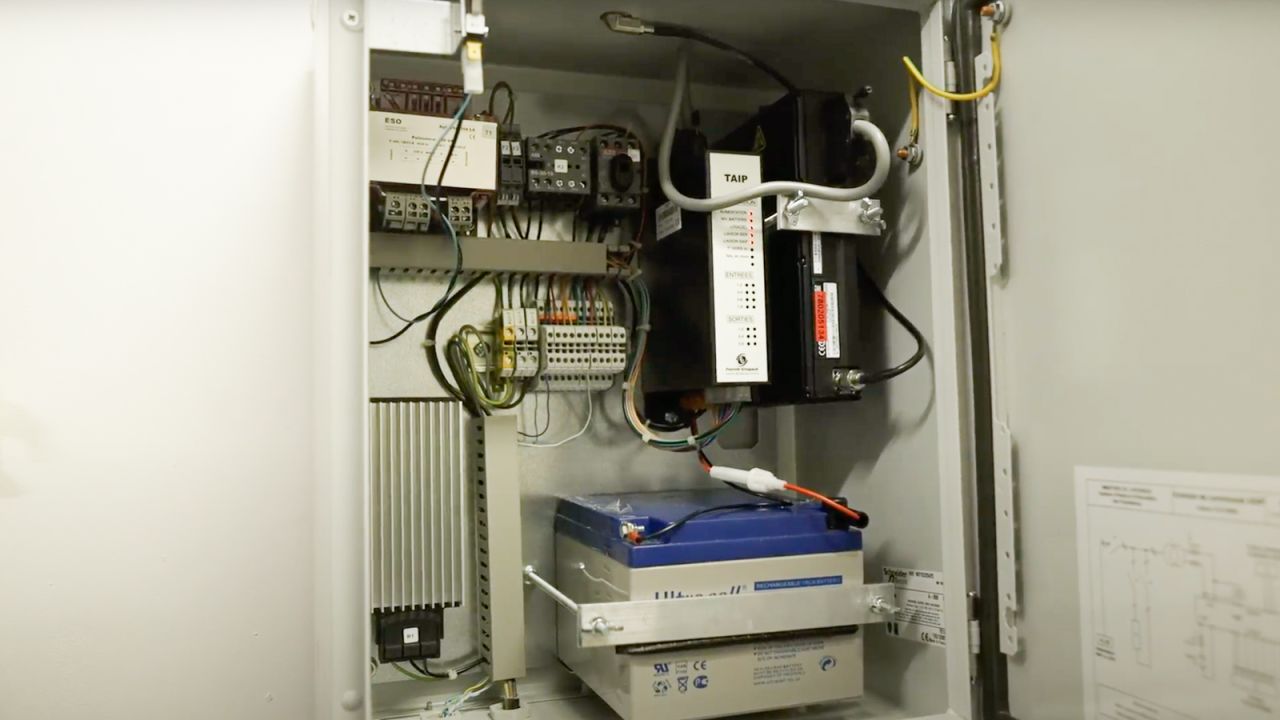 Hardware controlling the alert system.