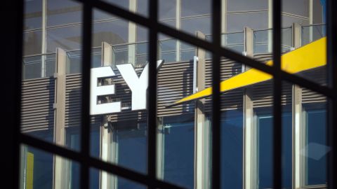 Ernst & Young fined $ 100 million after employees cheated on CPA exams
