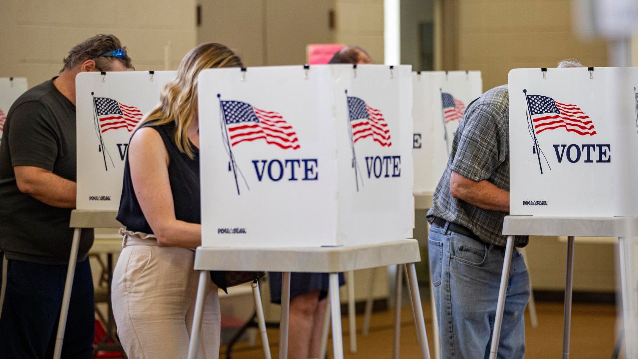 Voters fill in their ballots during the Democratic and Republican primary elections on Tuesday, June 28, 2022, at the Salvation Army Temple in Rockford.

RFD0629 Early Voting