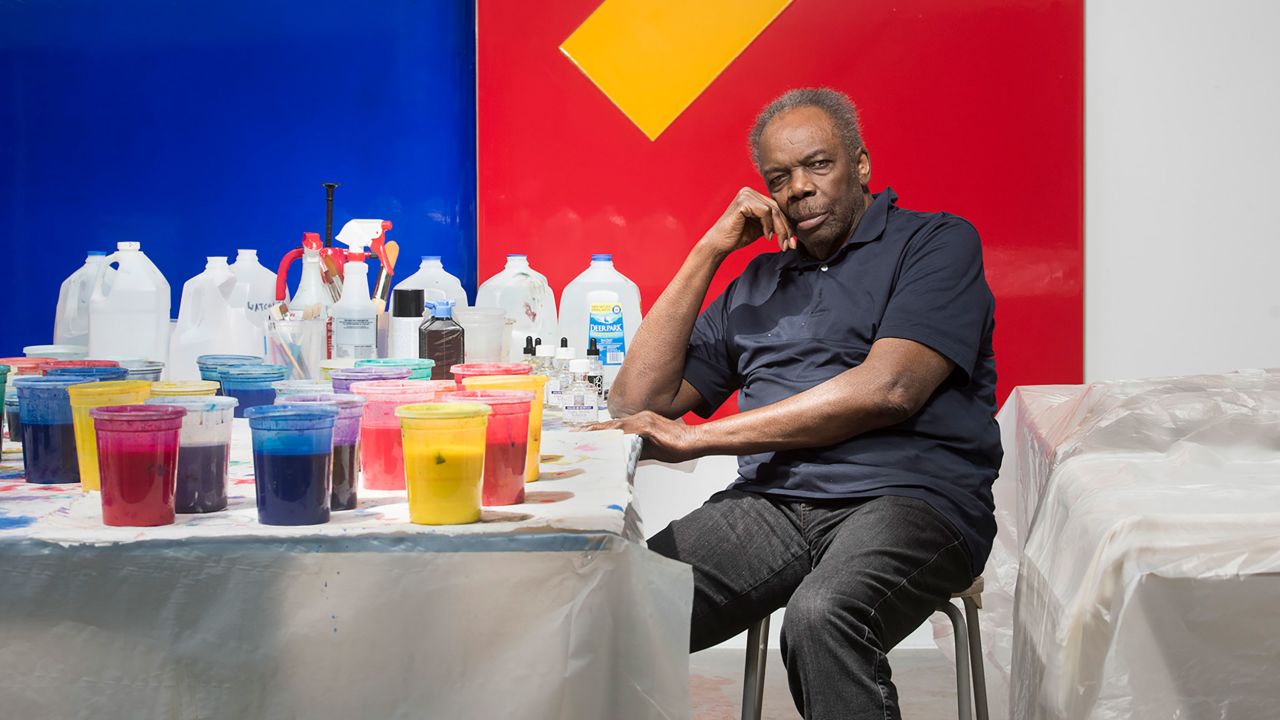 Sam Gilliam, the first Black artist to represent the US pavilion at the Venice Biennale, died on June 25, according to the David Kordansky Gallery. He was 88.
