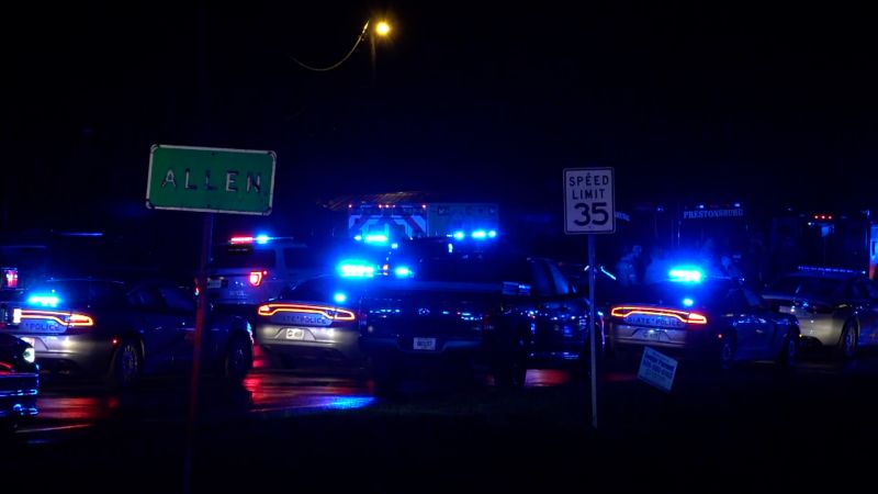 NextImg:Man accused of killing 2 police officers and a deputy dies in Kentucky jail | CNN