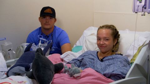Köpekbalığı saldırısından kurtulan Addison Bethea ve kardeşi Rhett Willingham, 4 Temmuz Pazartesi günü hastane yataklarından CNN ile konuştular.