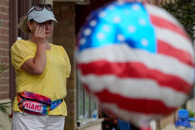 4th Of July Shooting In Highland Park, Illinois | CNN