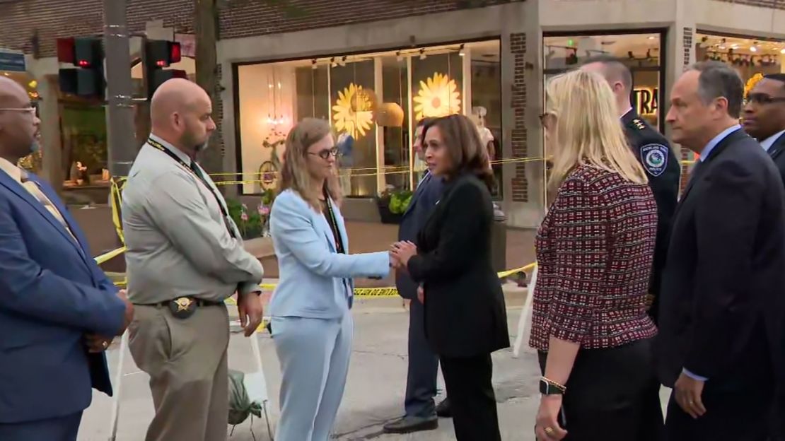 Vice President Kamala Harris visits Highland Park shooting scene | CNN ...