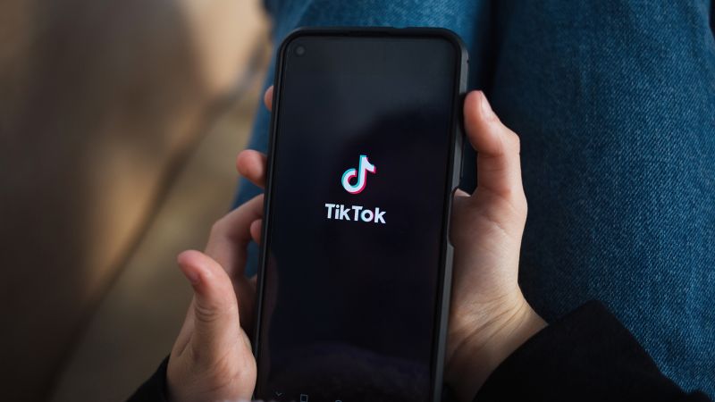 Read more about the article TikTok may push potentially harmful content to teens within minutes study finds – CNN