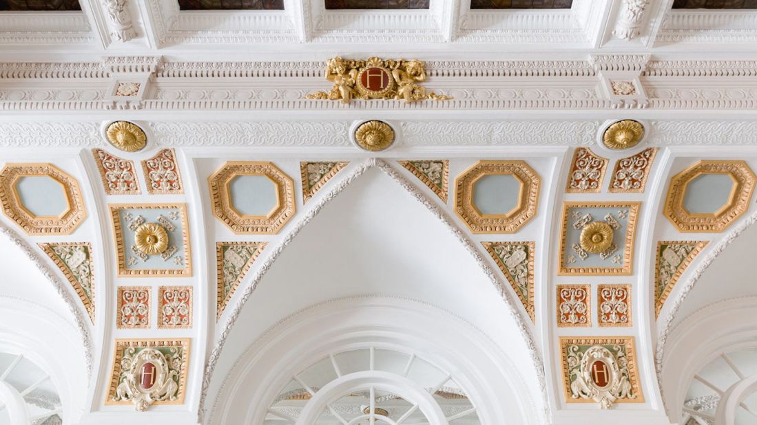 <strong>Design details: </strong>The ornamental plasterwork and Tennessee marble have been carefully restored.