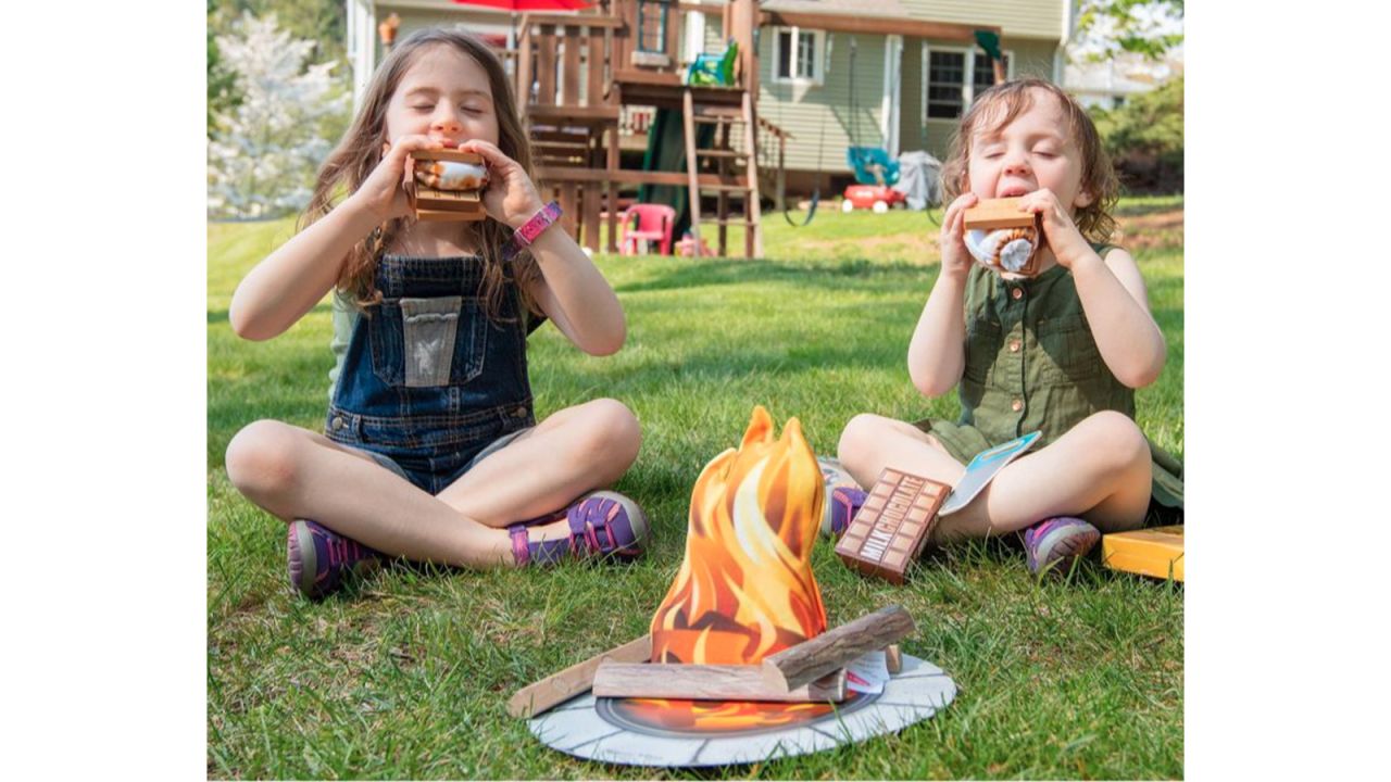 Melissa & Doug Let’s Explore S’mores & More Campfire Play Set