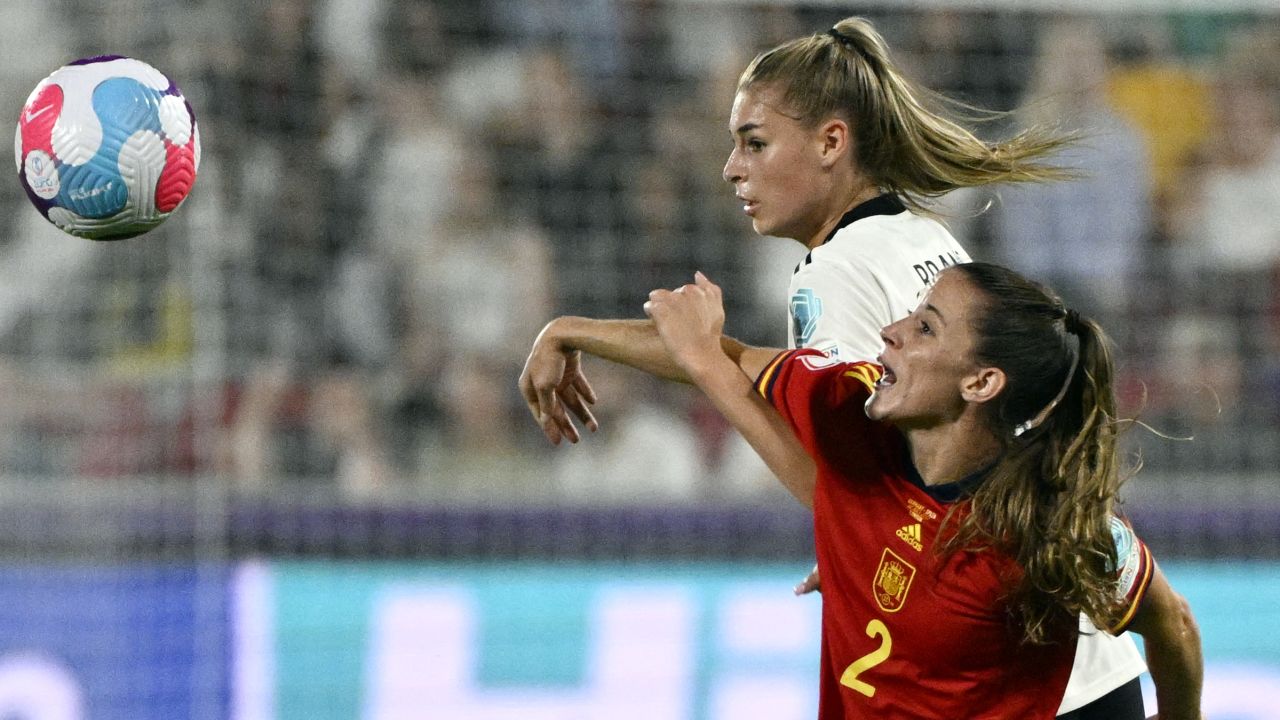Germany's Jule Brand vies with Spain's Ona Batlle.