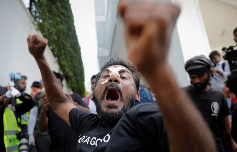 Protesters Storm Sri Lankan Prime Minister’s Office As President Flees ...