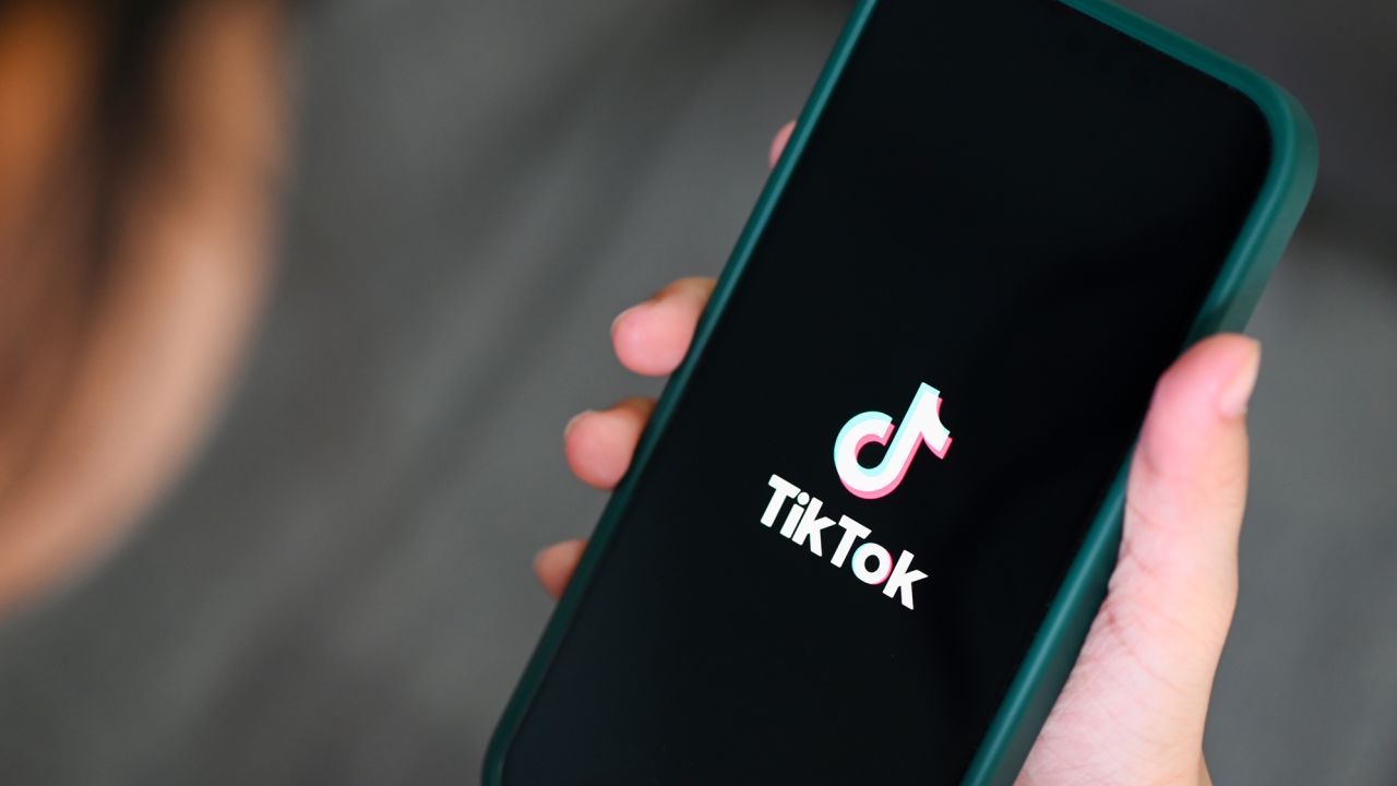 16 TikTok app STOCK