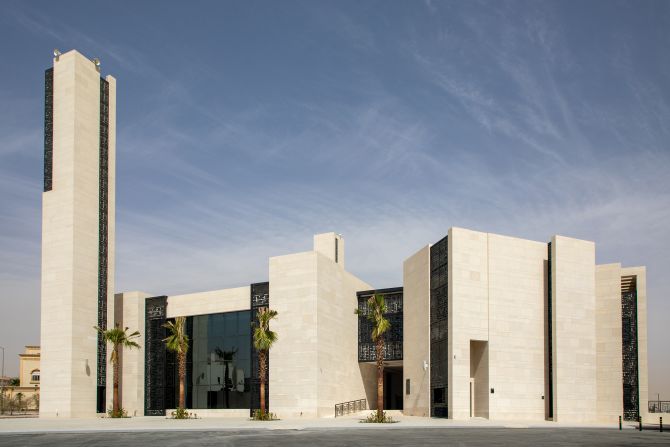 Mohammed bin Abdullah Ibrahim Al Majid mosque by Alsoliman Real Estate Co. is set across an area of 3,650 square meters (over 39,000 square feet) in the Saudi Arabian capital, Riyadh.
