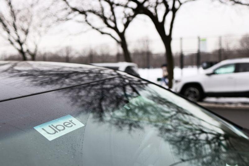 Uber now lets users text with a safety agent to monitor rides