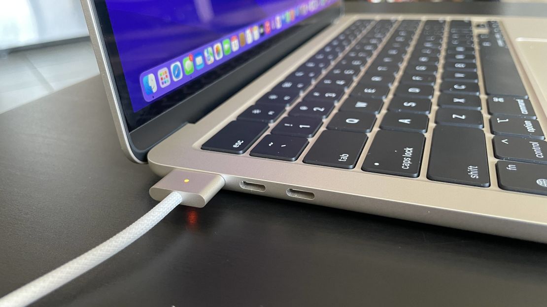 M2 MacBook Air chargers tested: Speed vs ports